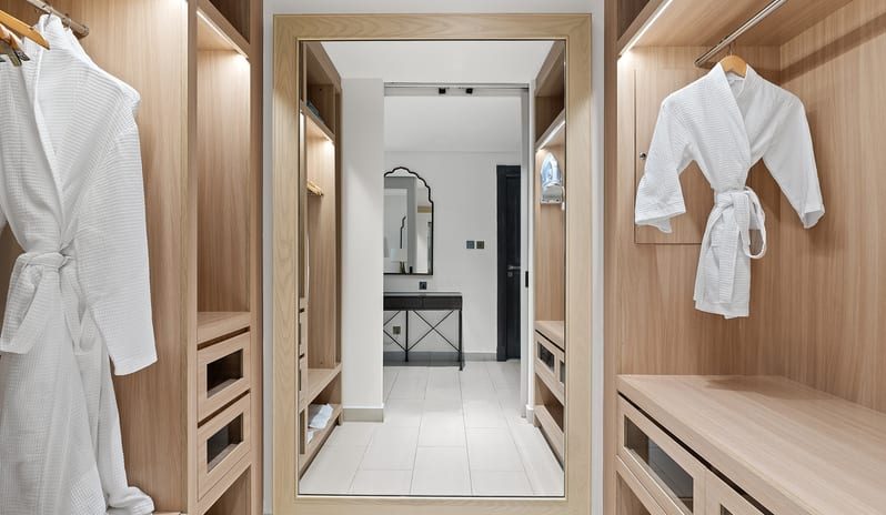 Family Room Beach Front - Beach Access